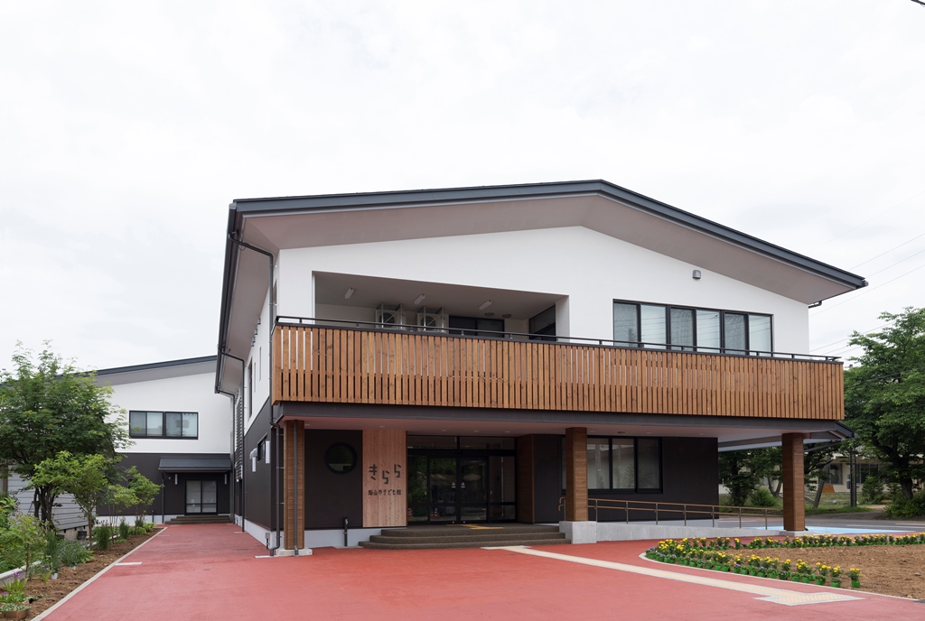 Kirara Iiyama Children's Center (きらら 飯山やさども園) – modern building exterior